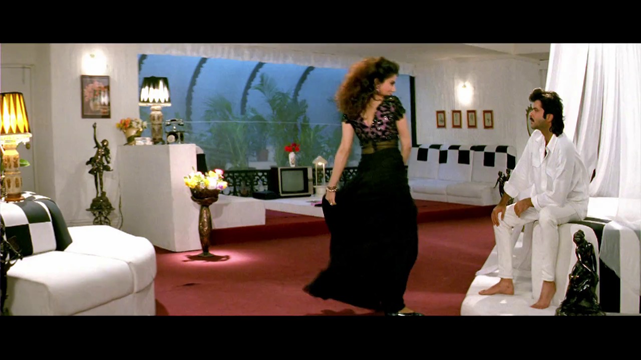 Laadla (1994) Hindi WEB-DL 1080p x264 AVC AAC 2.0 ESub CineVood.mkv.0002